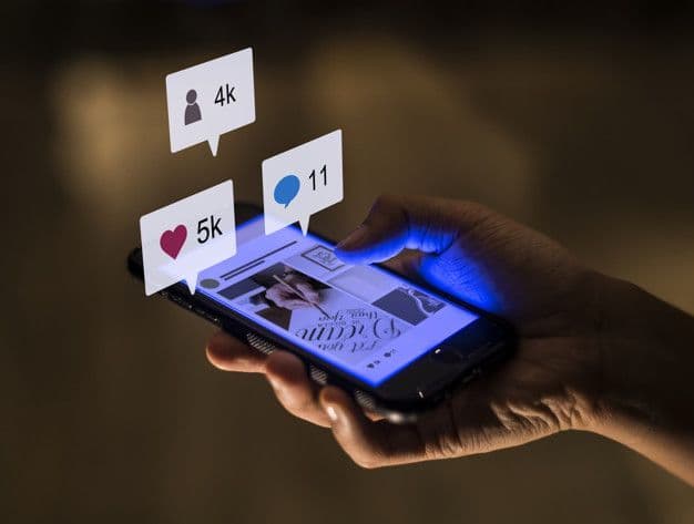 social media notifications display bolta